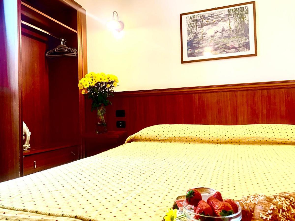 Hotel Astrid มิลาน ภายนอก รูปภาพ