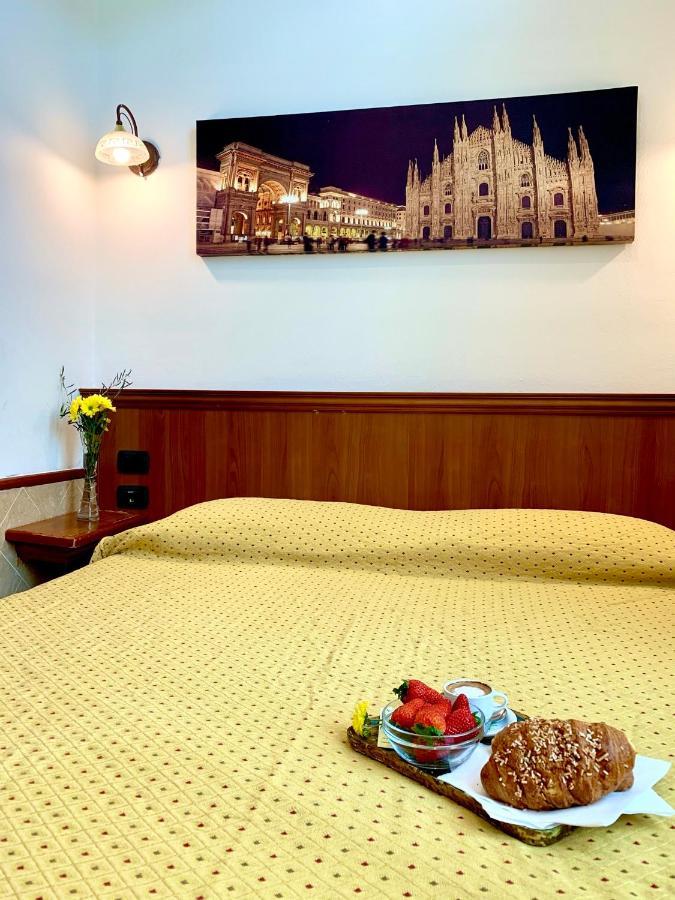 Hotel Astrid มิลาน ภายนอก รูปภาพ