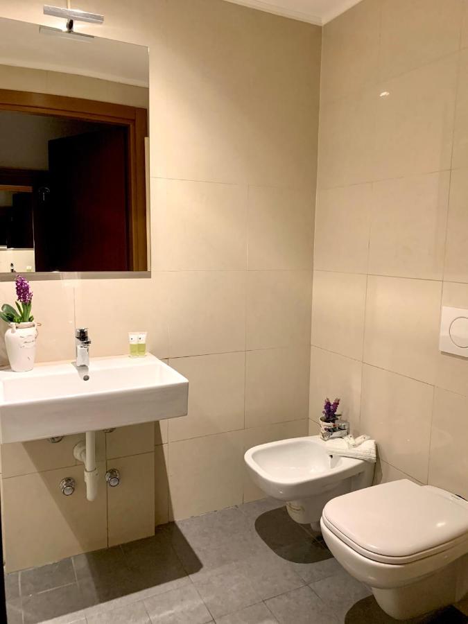 Hotel Astrid มิลาน ภายนอก รูปภาพ