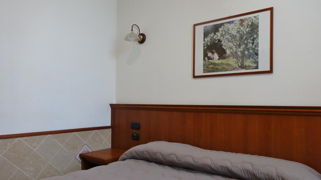 Hotel Astrid มิลาน ภายนอก รูปภาพ