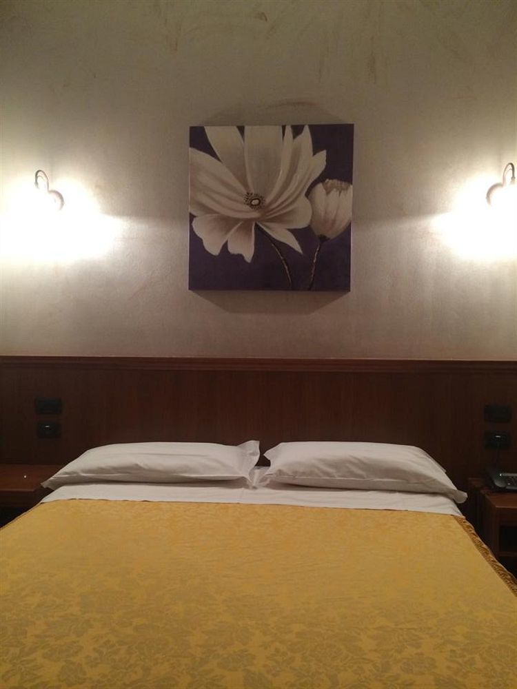 Hotel Astrid มิลาน ภายนอก รูปภาพ
