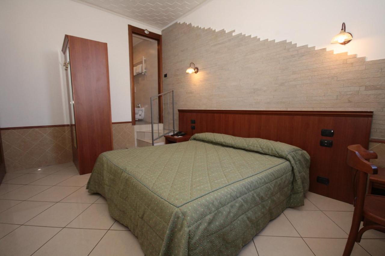 Hotel Astrid มิลาน ภายนอก รูปภาพ